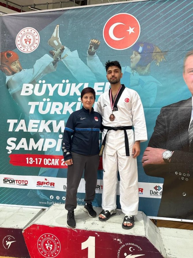 Yunusemreli Taekwondocu Şahin Çelebi Türkiye 3’ncüsü Oldu