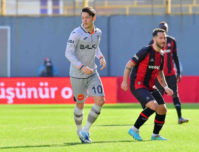 Ziraat Türkiye Kupası: Fatih Karagümrük: 0 - Medipol Başakşehir: 0 (İ̇lk Yarı)