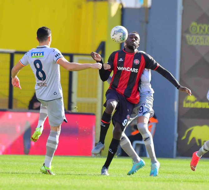 Ziraat Türkiye Kupası: Fatih Karagümrük: 0 - Medipol Başakşehir: 0 (İ̇lk Yarı)