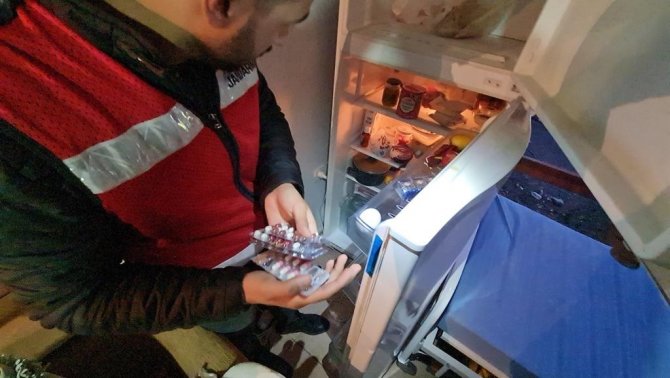 Suç Makinesinin Buzdolabından Uyuşturucu Çıktı