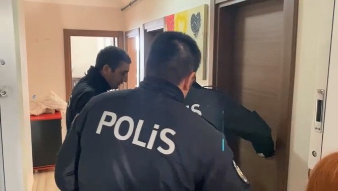 ‘Kapının Arkasında Hırsız Var’ İhbarı Polisleri Harekete Geçirdi
