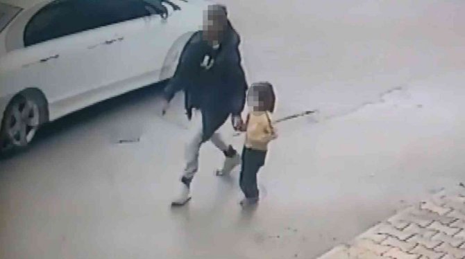 Polis Kaçırılan Çocuğu Bulmak İçin 12 Saat Kamera Kaydı İzledi