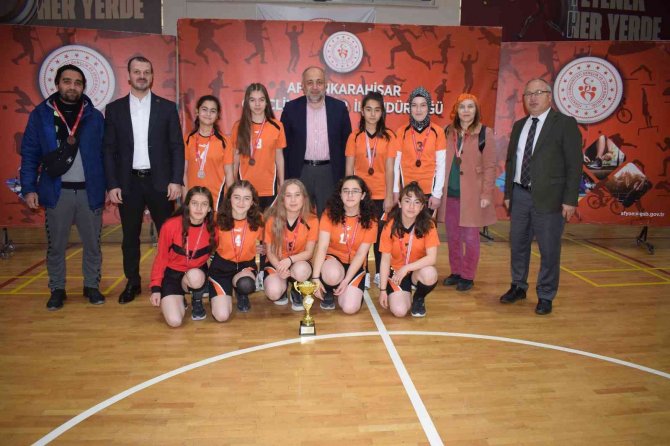 Afyonkarahisar’da Okul Sporlarında Kıyasıya Mücadele