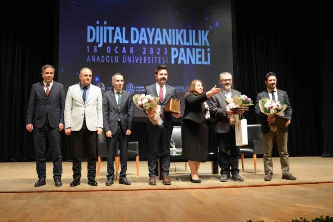 Anadolu Üniversitesinde “Dijital Dayanıklılık Paneli” Gerçekleştirildi