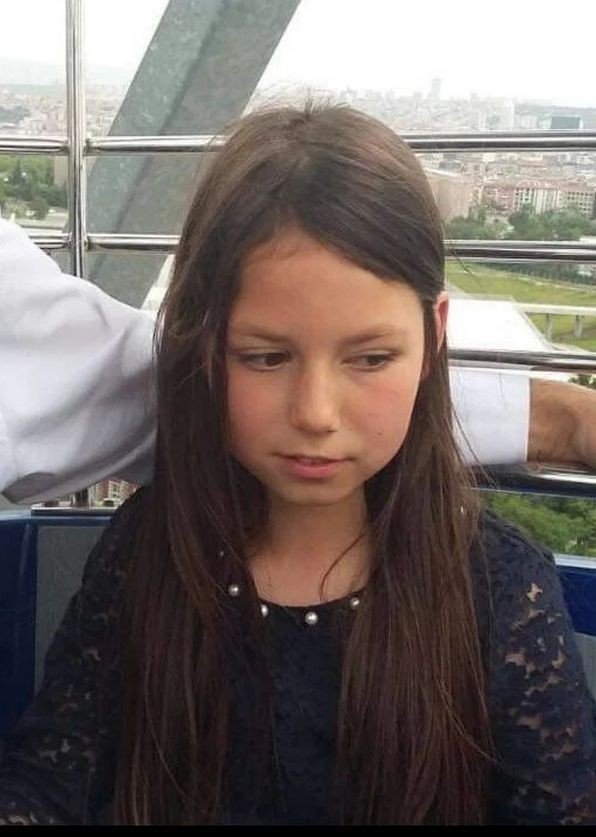 Otomobilin Çarptığı Lise Öğrencisi Genç Kız Hayatını Kaybetti