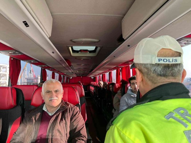 Yolculara Emniyet Kemerinin Önemi Anlatıldı