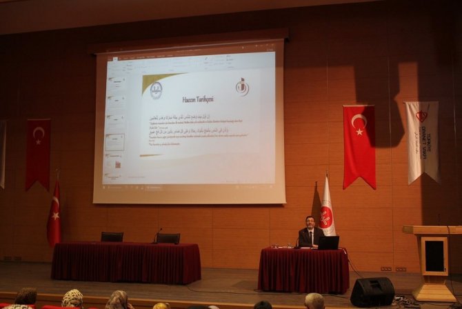 Aydınlı Umrecilere Eğitim Semineri Düzenlendi
