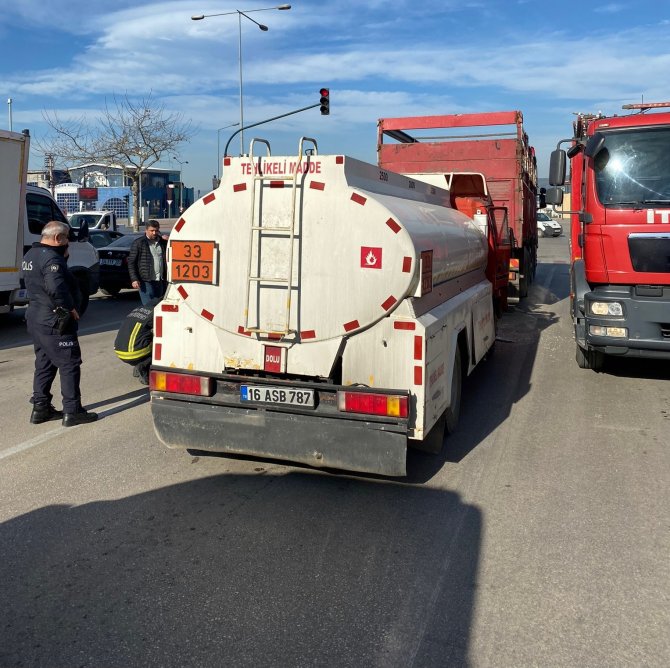 Yakıt Tankeri Kamyona Çarptı, Can Pazarı Yaşandı