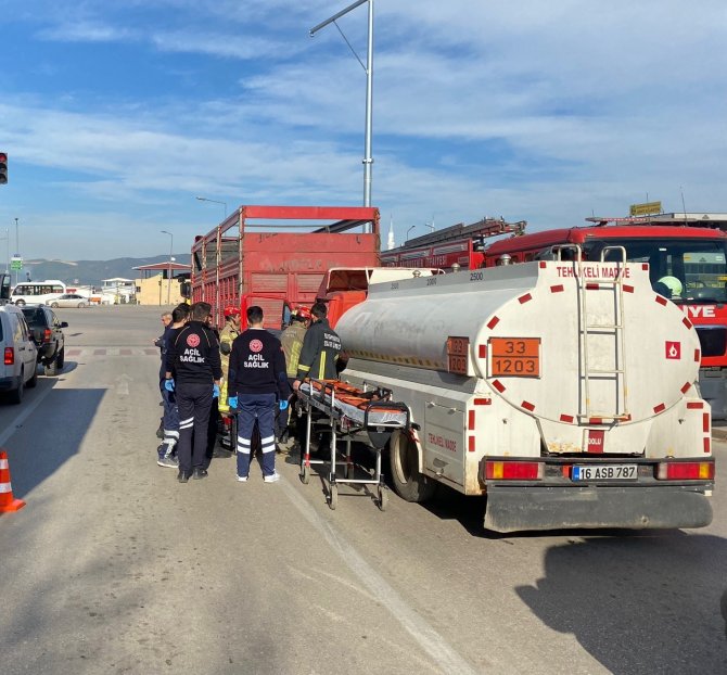 Yakıt Tankeri Kamyona Çarptı, Can Pazarı Yaşandı