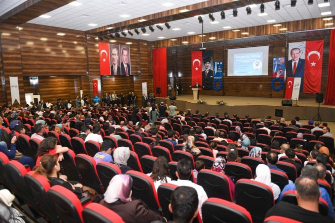 Van Büyükşehir Belediyesi 300 Diyabetli Çocuğa Cihaz Hediye Etti