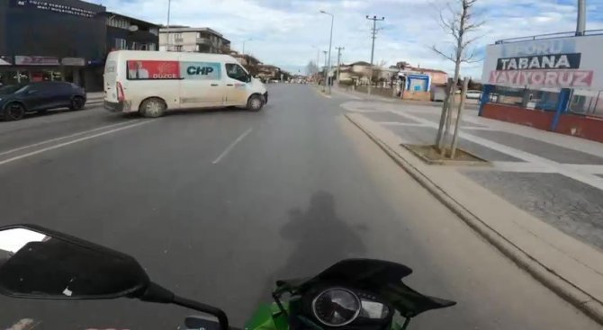 Direksiyon Dersine Yetişmeye Çalışırken Kazaya Karıştı