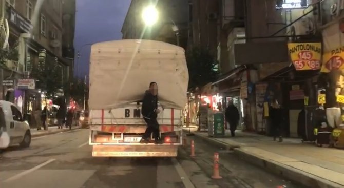 Çocukların Tehlikeli Oyunu Kameralara Yansıdı