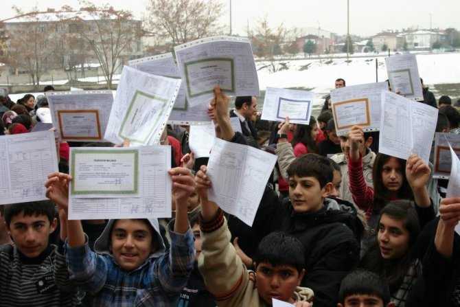 Yarın Erzincan’da 49 Bin Öğrenci Karne Alacak