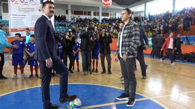 Mke Ankaragücü’nün Futbolcuları Antalyalı Ve Mujakic’e Yoğun İlgi
