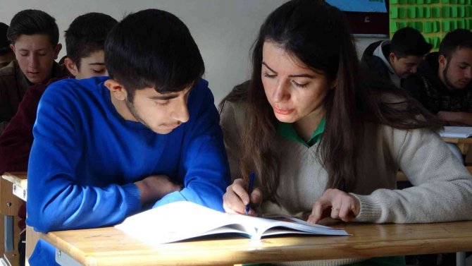 Öğretmenlerin Bir Aylık Çabaları Sonucu İ̇sa Okula Kazandırıldı