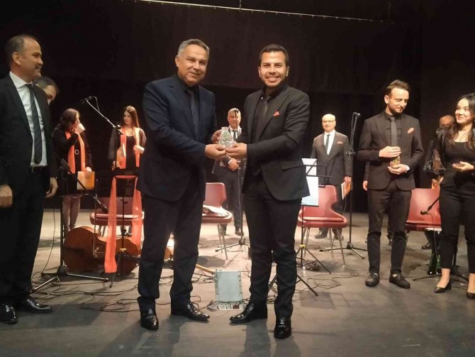 Erzin’de "Şarkılar Bizi Söyler, Bizde Şarkı Söyleriz" Konseri