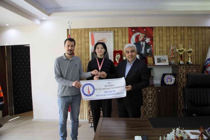 Hisarcık Myo Öğrencisi Sıla Nur Gençer, Dünya Tekvando Şampiyonasında Türkiye’yi Temsil Edecek