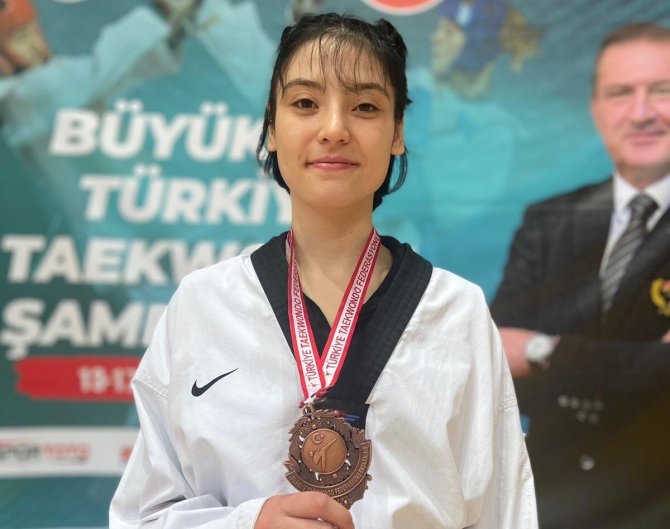 Hisarcık Myo Öğrencisi Sıla Nur Gençer, Dünya Tekvando Şampiyonasında Türkiye’yi Temsil Edecek