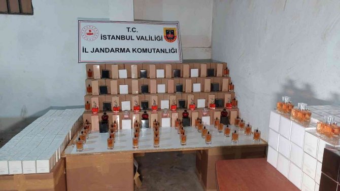 İ̇stanbul’da Piyasa Değeri 5 Milyon 690 Bin Tl Olan Sahte Parfüm Ele Geçirildi