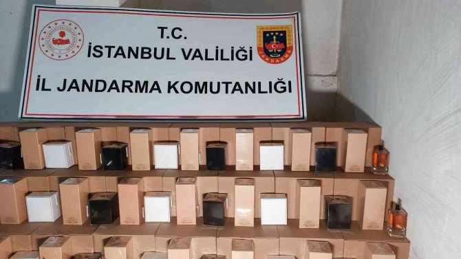 İ̇stanbul’da Piyasa Değeri 5 Milyon 690 Bin Tl Olan Sahte Parfüm Ele Geçirildi