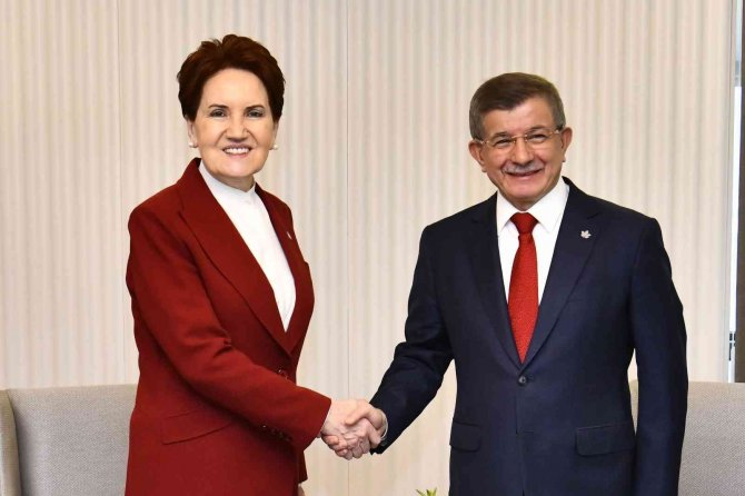 İ̇yi̇ Parti Lideri Akşener’den Gelecek Partisi Lideri Davutoğlu’na Ziyaret