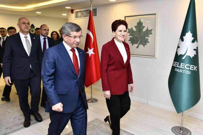 İ̇yi̇ Parti Lideri Akşener’den Gelecek Partisi Lideri Davutoğlu’na Ziyaret