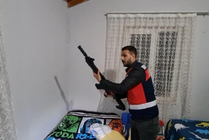 Suç Makinesinin Buzdolabından Uyuşturucu Çıktı