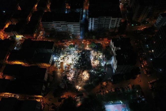 Depremde 30 Kişiye Mezar Olan Apartmanın Davasında Karar İçin Bilirkişi Raporu Beklenecek
