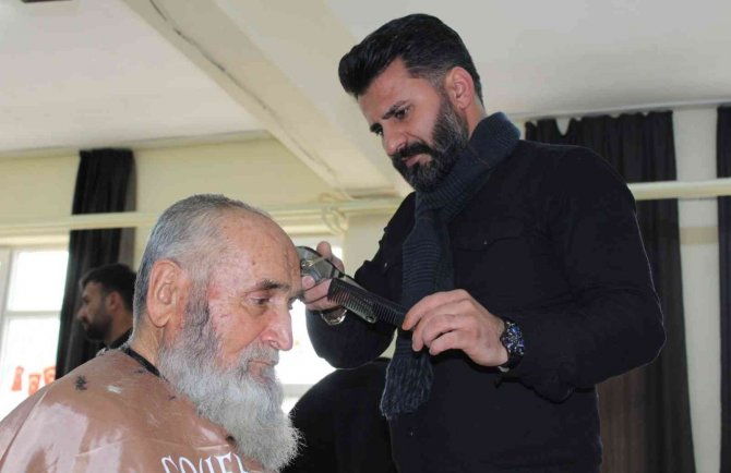 Köy Köy Gezip Gönüllere Dokunuyorlar
