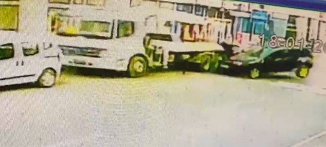 Kars’ta Seyir Halindeki Aracın Çarptığı Kişi Hayatını Kaybetti: O Anlar Kamerada