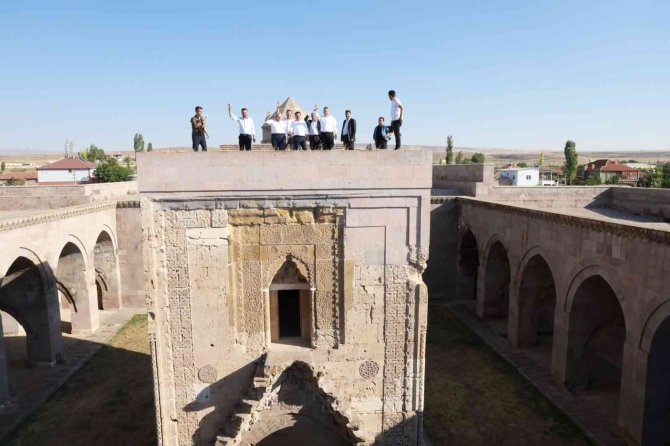 Başkan Büyükkılıç, 16 İ̇lçeyi Hizmetle Buluşturdu