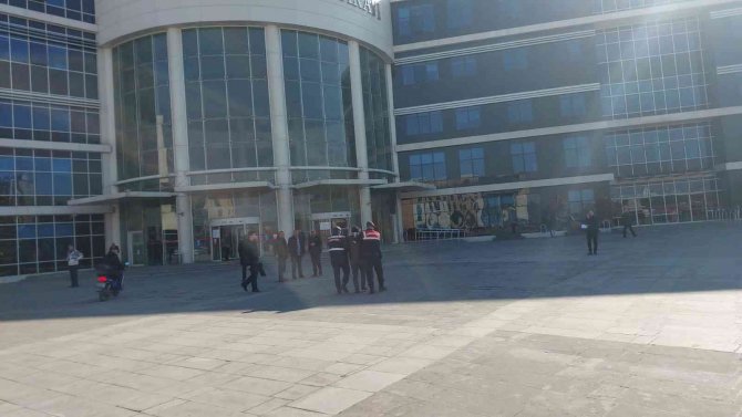 Deaş Üyesi Şahıs Jandarmadan Kaçamadı