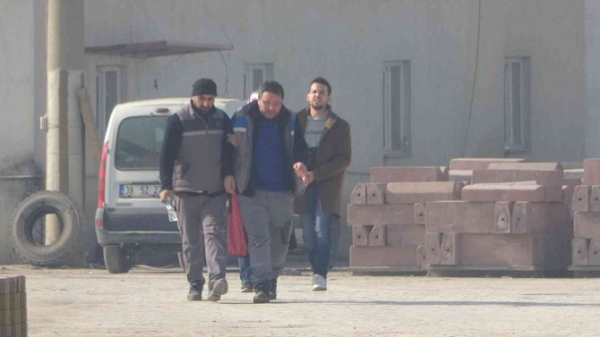 Çatıdan Düşen Genç İşçi Hayatını Kaybetti