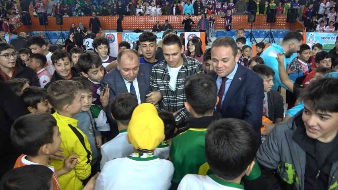 Mke Ankaragücü’nün Futbolcuları Antalyalı Ve Mujakic’e Yoğun İlgi