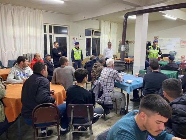 Kırklareli’nde Jandarma Ekiplerince Vatandaşlara Trafik Eğitimi
