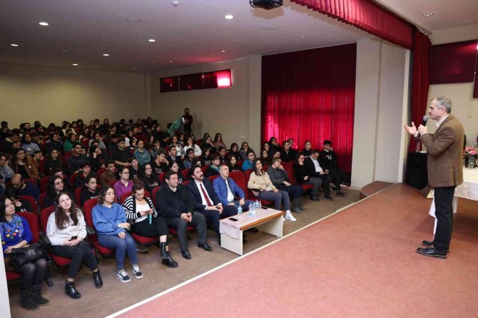 Başkan Çiftçi, 5 Okul Arazisi Ürettiklerinin Müjdesini Verdi