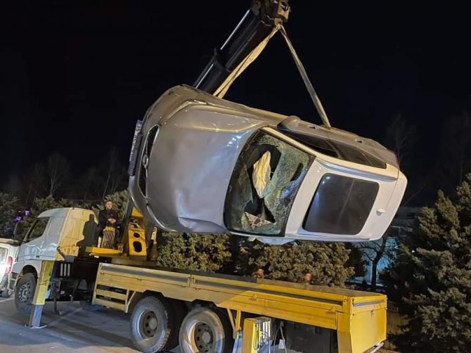 Dereye Uçan Lüks Aracın Sürücüsü Yaralandı