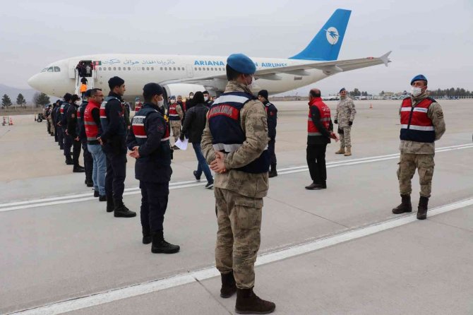 Malatya’dan 227 Göçmen Sınır Dışı Edildi