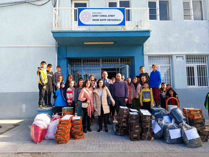 Başkan Ergün’den Öğrencilere Karne Hediyesi