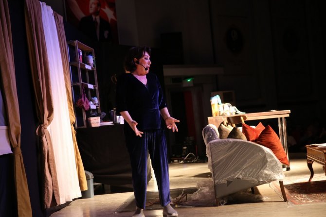 Ünlü Oyuncular Dakikalarca Ayakta Alkışlandı