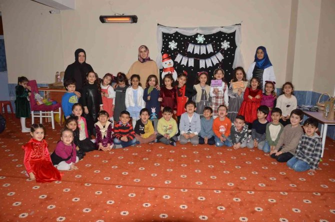 Fatih Camii 4-6 Yaş Kur’an Kursu Öğrencileri Karne Heyecanı Yaşadı