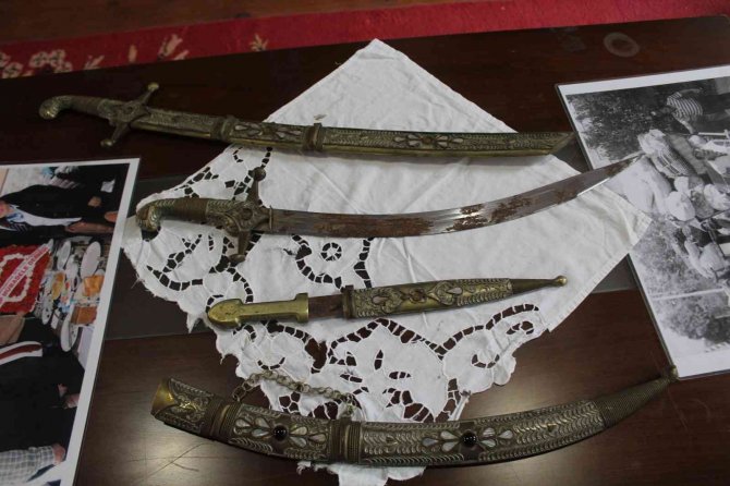 Mübadillerin Yanlarında Getirdikleri Asırlık Eşyalar Dernek Binasında Sergileniyor