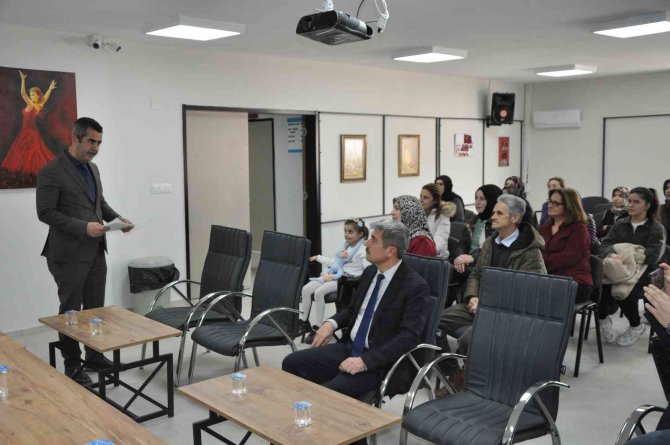 Mustafakemalpaşa’da Açık Lise Mezunları Diplomalarını Aldı