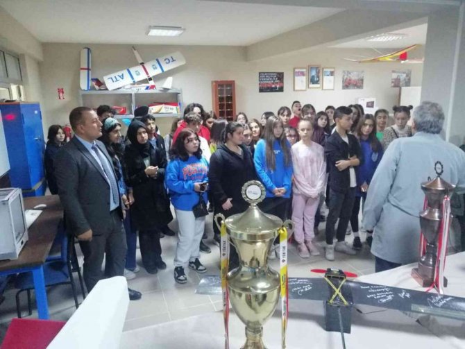 Öğrencilerin Stresini Azaltmak İçin Gezi Düzenlendi