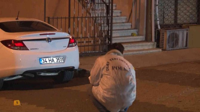 Pusu Kurdukları Husumetlilerinin Otomobilini Kurşunladılar