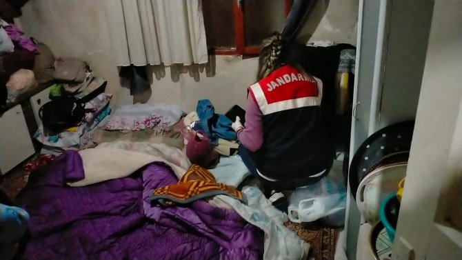 Jandarmadan Deaş Operasyonu: 3 Yabancı Uyruklu Şahıs Tutuklandı