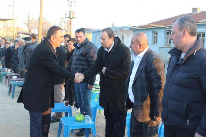 Siirt Valisi Hacıbektaşoğlu, Vefat Eden Köy Muhtarının Acısını Paylaştı