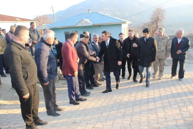 Siirt Valisi Hacıbektaşoğlu, Vefat Eden Köy Muhtarının Acısını Paylaştı