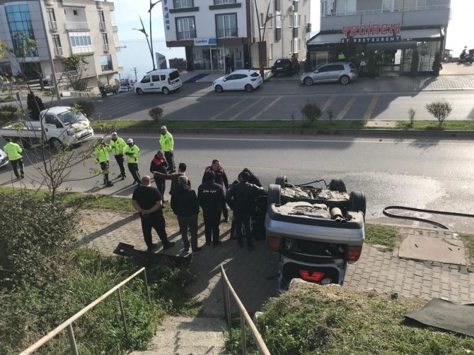 Sinop’ta Otomobil Takla Attı: 1 Yaralı