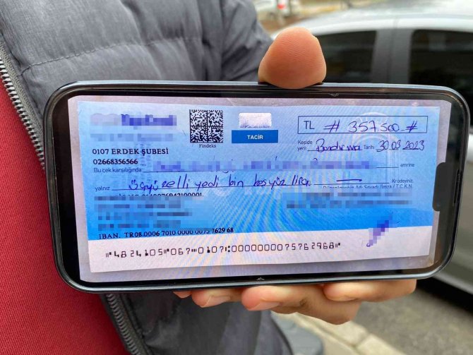 Dolandırıcılar Az Nakit Peşinat İle Göz Boyadı Geri Kalanı Sahte Çek Teklif Etti
